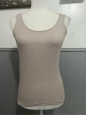 Brandy Melville Tan Tank Top / Summer / Back to School / Streetwear